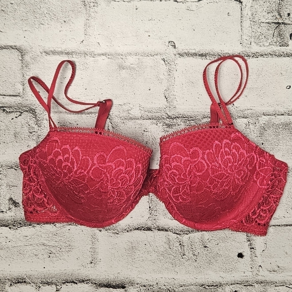 La Senza Red Lace Bra 34DD Underwire Adjustable Straps Elegant Lingerie